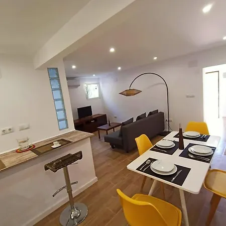 Falconera Apartaments, A Faldas De La Montana