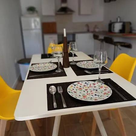 Lejlighed Falconera Apartaments, A Faldas De La Montana